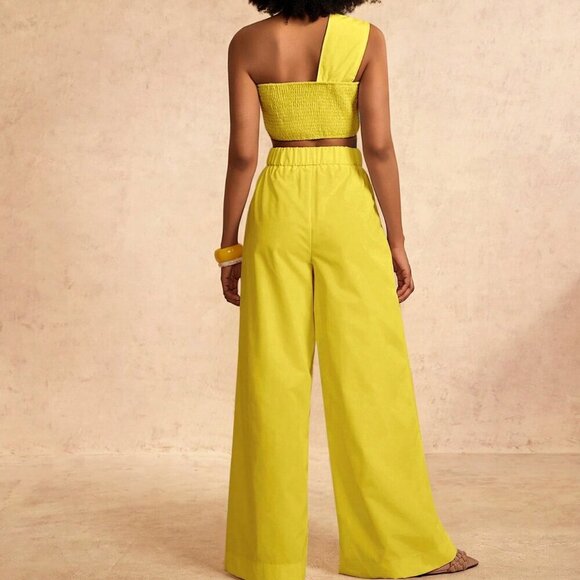 Yellow Elegant Women's Vacation One-Shoulder Chest Knot design crop top & pants - Picture 2 of 7